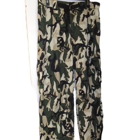 UTOBIA CAMO CAMOFLAUGE CARGO LIGHTWEIGHT BAGGY PANTS WOMENS SIZE XL - Picture 1 of 16